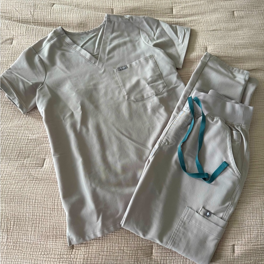 Figs Light Gray Scrub Set with Teal Accents